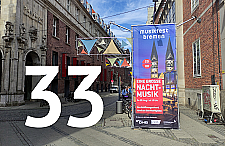 Blick in die Langenstraße in Bremen inklusive Plakat vom Musikfest
