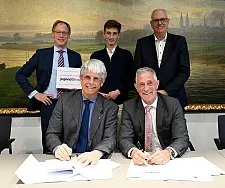 (v.l.n.r): Cornelius Neumann-Redlin, Dr. Nico Kock, Hendrik Ridder, Lutz Oelsner, und Bürgermeister Dr. Andreas Bovenschulte 