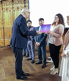 Auszubildende aus elf verschiedenen Ausbildungsberufen aus Bremen und Bremerhaven wurden im Rathaus mit dem Europass Mobilität für ihre Teilnahme an einem ERASMUS+-Auslandsaufenthalt ausgezeichnet.