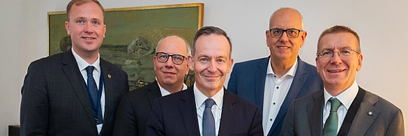 Gruppenbild mit Bundesverkehrsminister Wissing