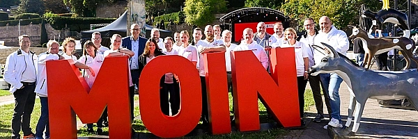Das Team des Bremen-Standes auf dem Einheitsfest in Saarbrücken. Das Team des Bremen-Standes auf dem Einheitsfest in Saarbrücken.