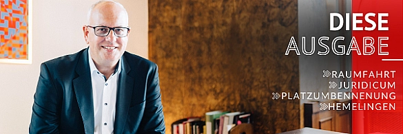 Bürgermeister Andreas Bovenschulte sitzt am Schreibtisch.