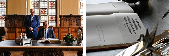 Bürgermeister Bovenschulte und der kasachische Botschafter sowie dessen Eintrag in das goldene Buch.