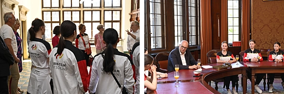 Die Turnerinnen beim Empfang im Senatssaal des Bremer Rathauses. Die Turnerinnen beim Empfang im Senatssaal des Bremer Rathauses.