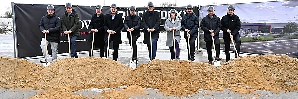 Bild vom ersten Spatenstich.