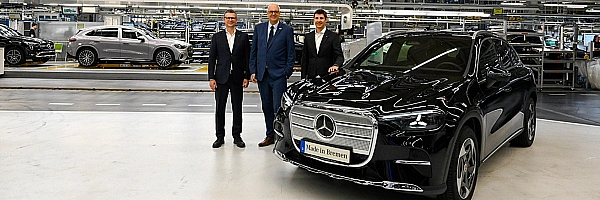 Mercedes-Werksleiter Michael Frieß, Bürgermeister Andreas Bovenschulte und Mercedes-Produktionsvorstand Michael Schiebe (von links).