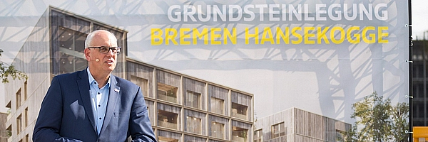 Bürgermeistre Andreas Bovenschulte bei der Grundsteinlegung für die Hansekogge.