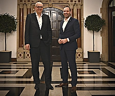 Bürgermeister Andreas Bovenschulte begrüßt GdP-Chef Jochen Kopelke im Rathaus.