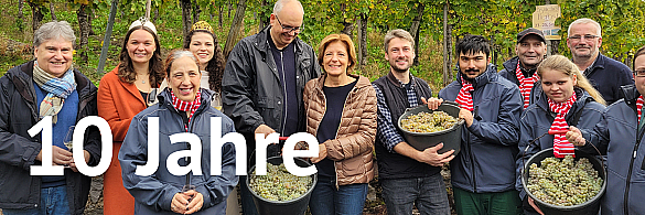 Teamwork: Gruppenfoto am Fuße des Bremer Weinbergs.