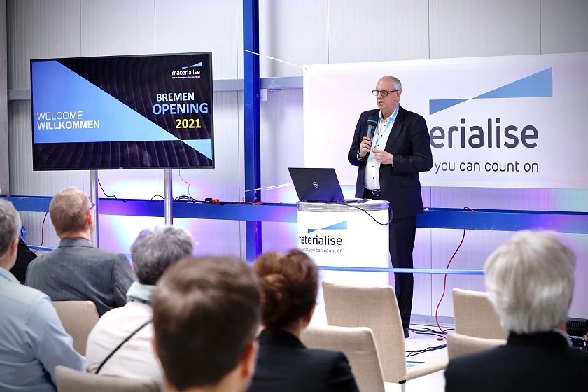 Bürgermeister Dr. Andreas Bovenschulte bei der Eröffnung des Neubaus der Materialise GmbH.