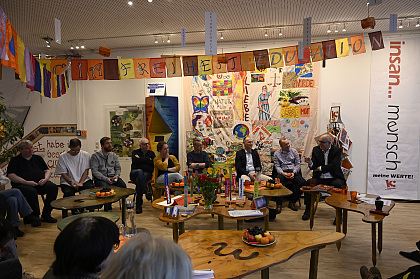 Diskussionsrunde mit Bürgermeister Andreas Bovenschulte (re.) im Kulturladen Huchting e.V.